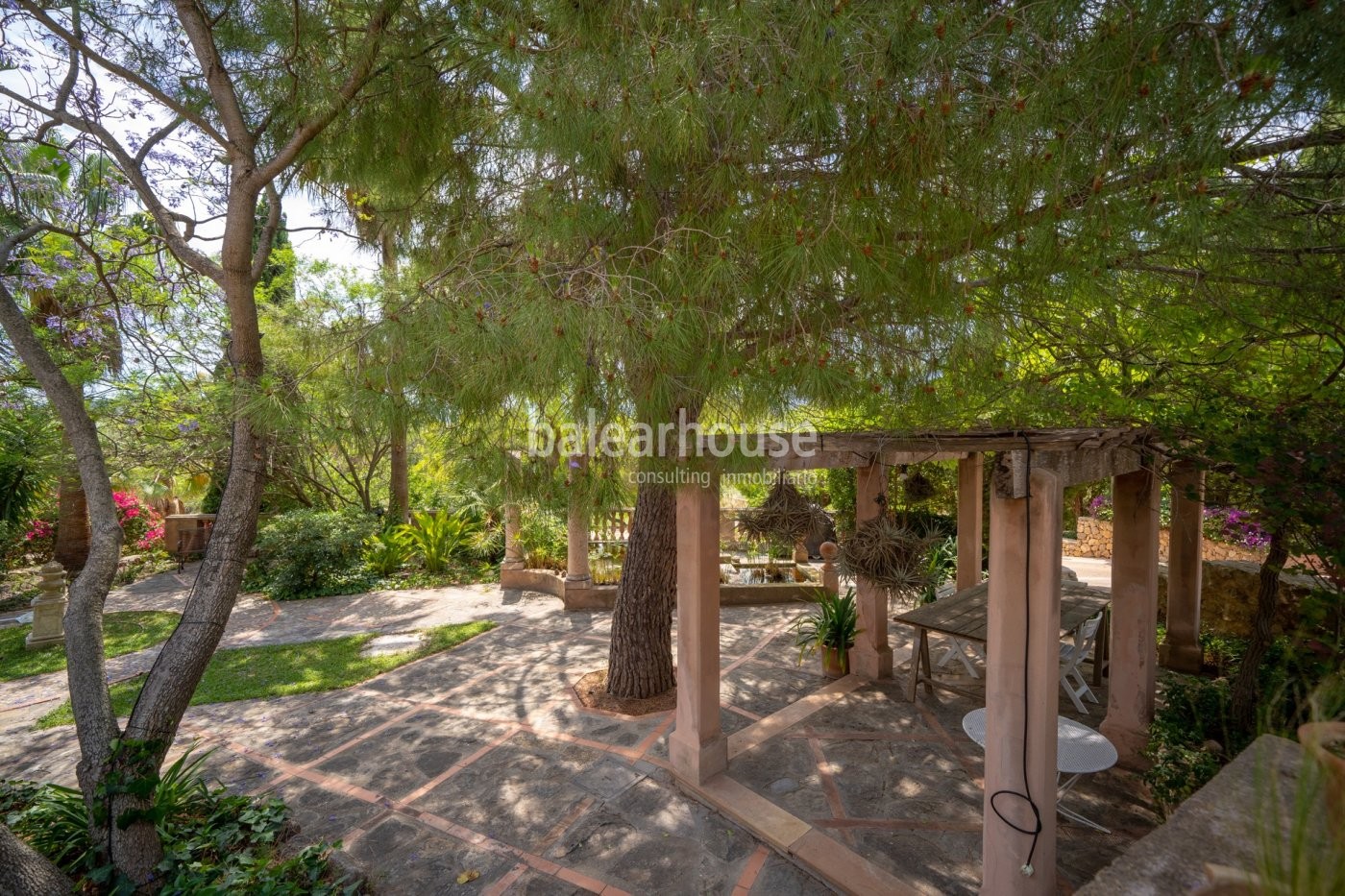 Tradición, modernidad y naturaleza en esta gran finca a escasa distancia del centro de Palma.