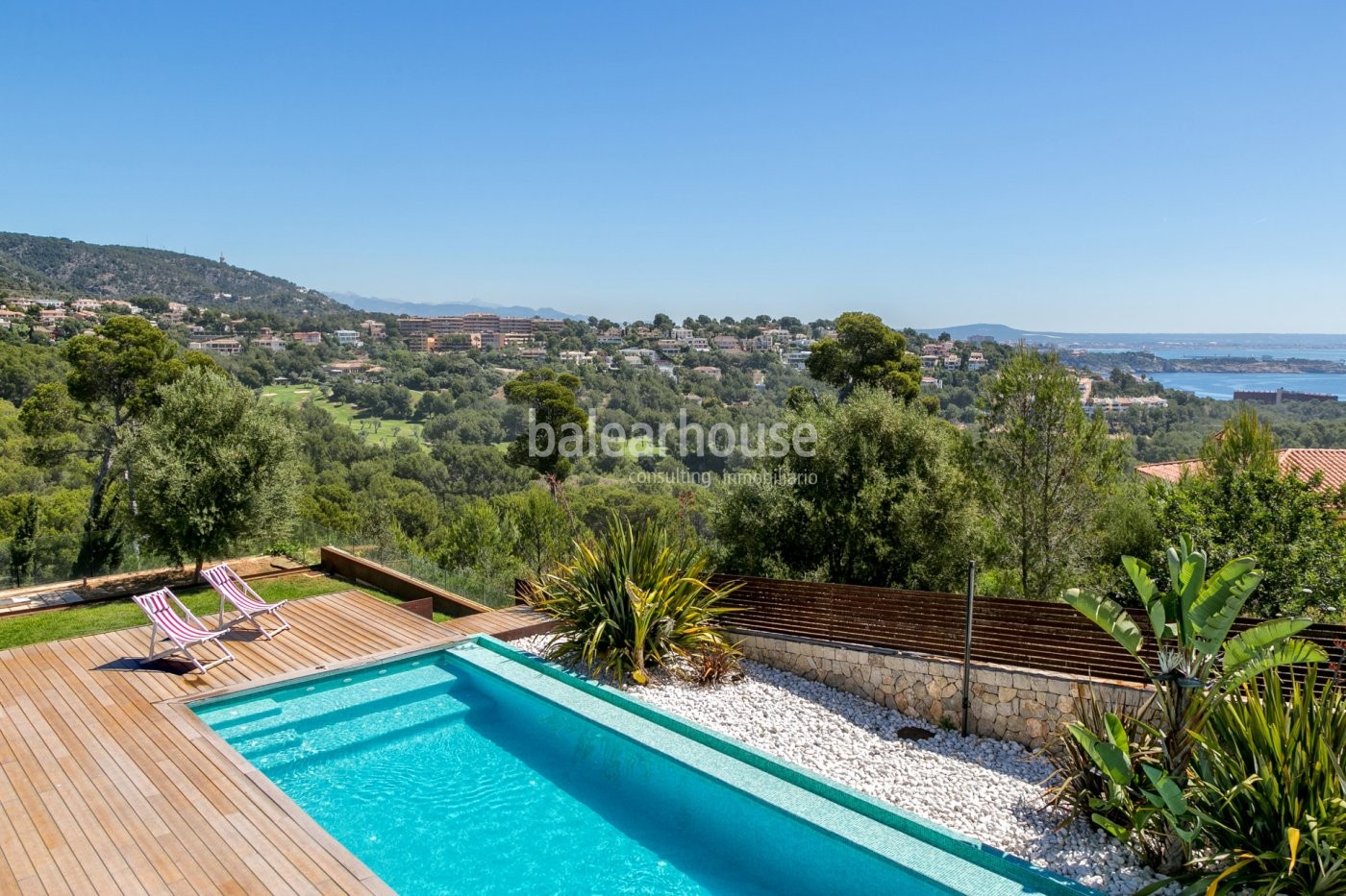 Villa moderna en ubicación fabulosa con vistas paradisiacas