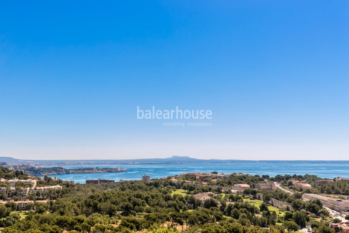 Villa moderna en ubicación fabulosa con vistas paradisiacas