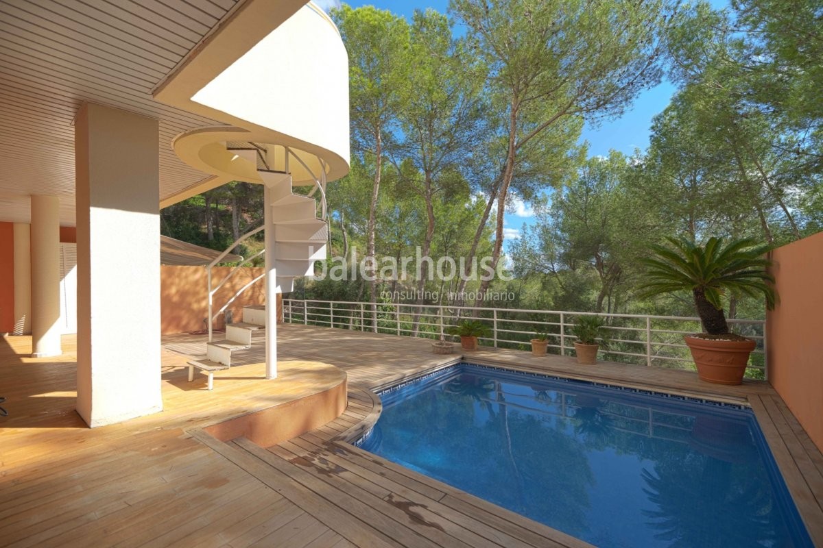 Luminoso dúplex en Bendinat desde donde disfrutar de despejadas vistas al bonito valle de golf.