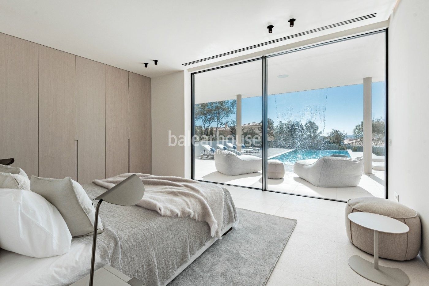 Spektakuläre neu fertiggestellte Designervilla mit wunderschönem Meerblick
