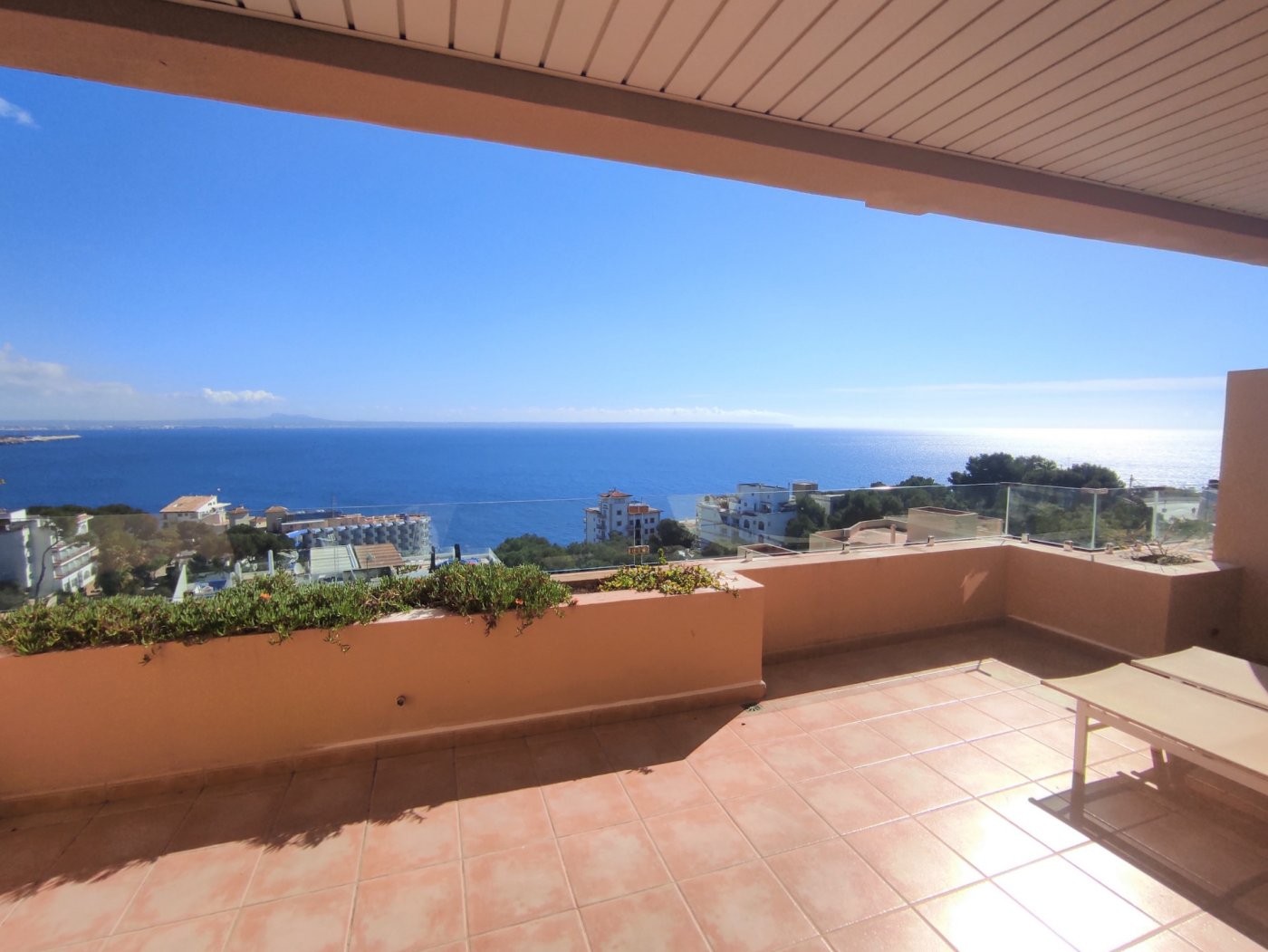Apartamento con gran terraza y vistas espectaculares al mar en Illetas
