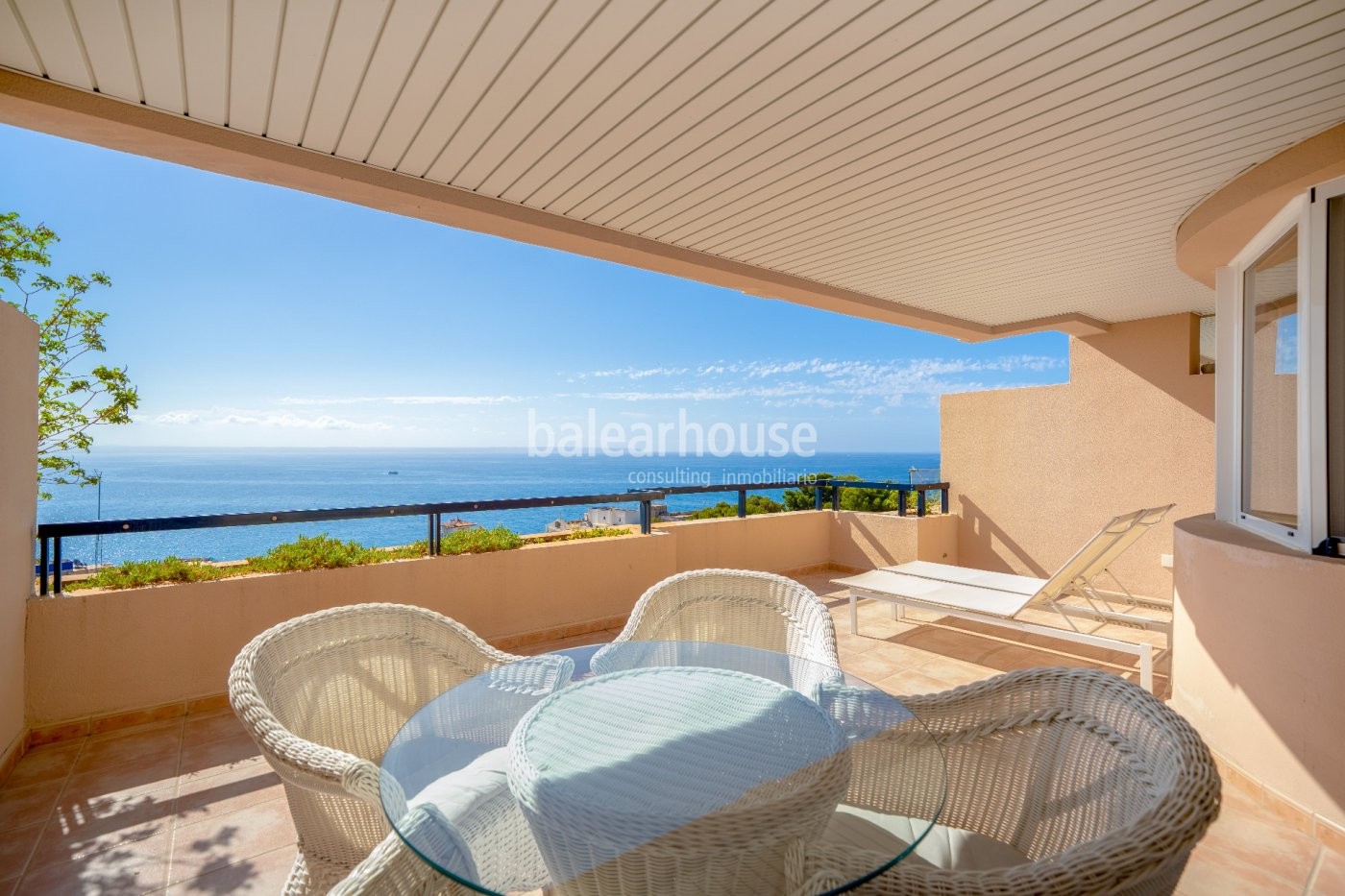 Apartamento con gran terraza y vistas espectaculares al mar en Illetas