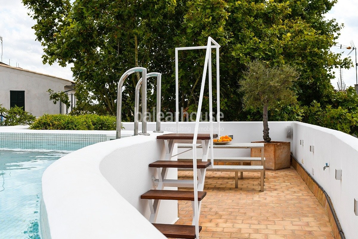 Genießen Sie ein einzigartiges Haus im Zentrum von Palma mit privatem Pool und schönem Meerblick.