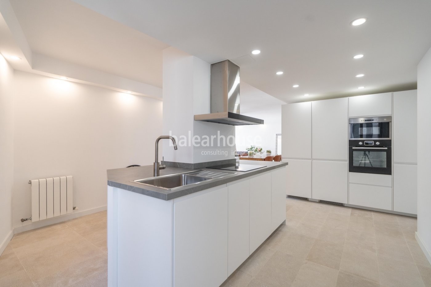 Beautifully renovated apartment full of natural light and style in an outstanding Palma location.