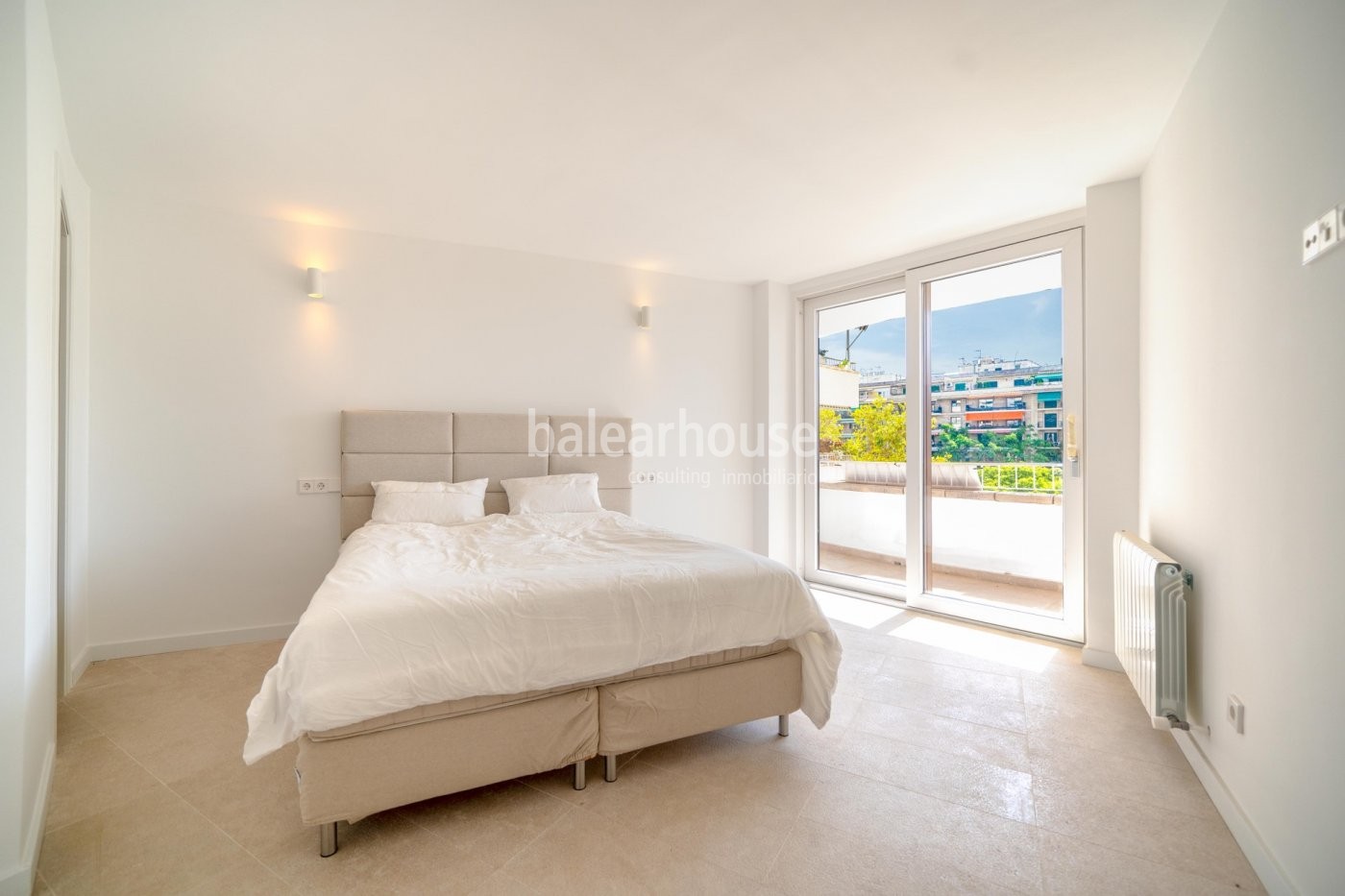 Perfecta reforma de este fantástico piso donde la luz y el confort se unen en el centro de Palma