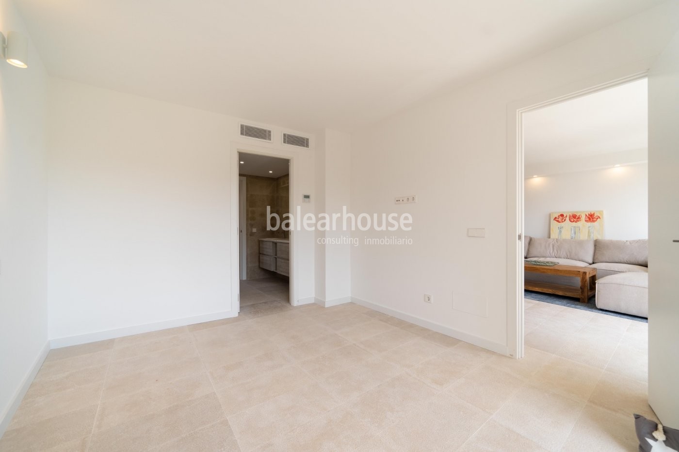 Beautifully renovated apartment full of natural light and style in an outstanding Palma location.
