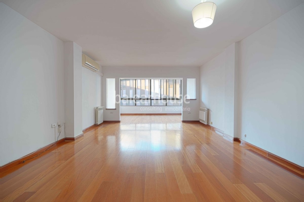 Confortable y amplio piso con una magnífica ubicación junto al Paseo Mallorca de Palma.