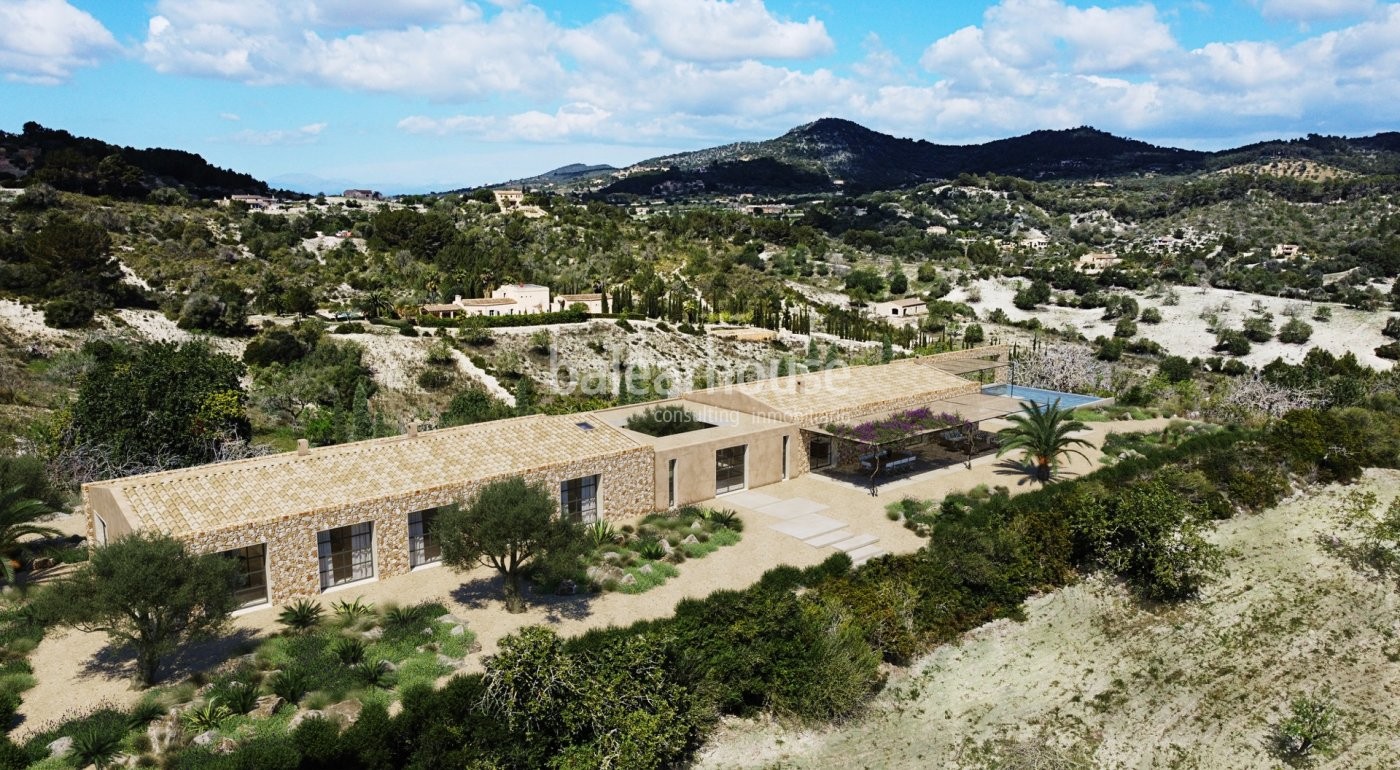 Magical setting of this newly built finca overlooking the sea in a beautiful natural environment.