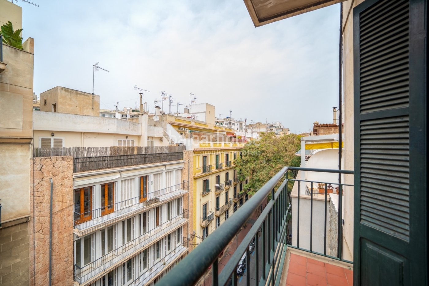 Excellent flat full of light and with a privileged location in the Jaime III avenue in Palma.