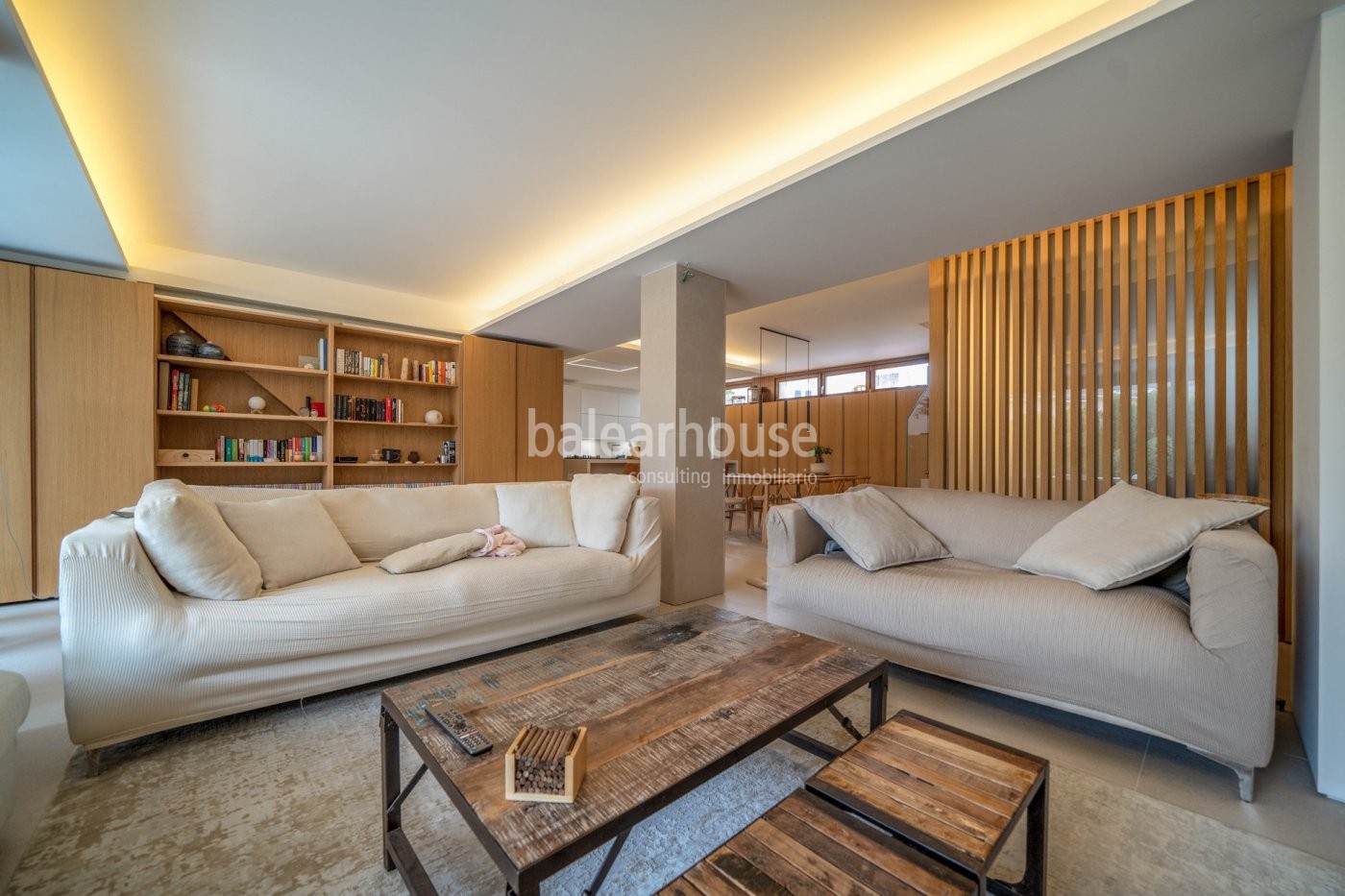 Moderno chalet con jardín y gran área de solárium y todas las comodidades ubicado en la Bonanova.