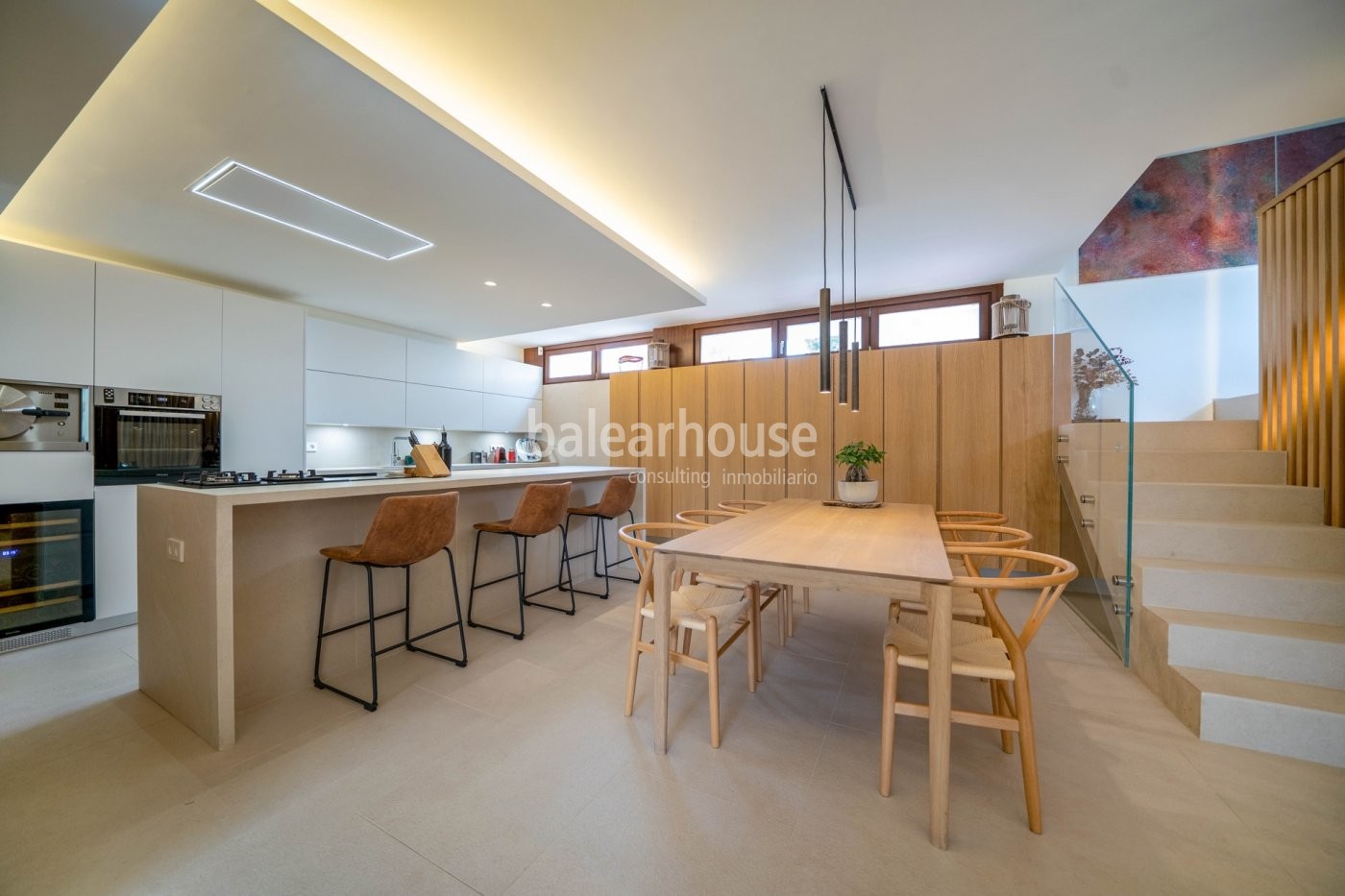 Moderno chalet con jardín y gran área de solárium y todas las comodidades ubicado en la Bonanova.