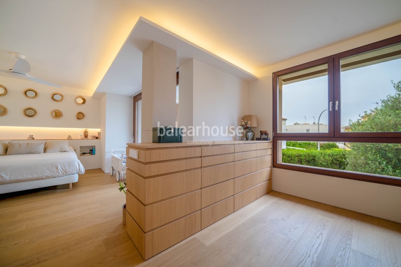 Moderno chalet con jardín y gran área de solárium y todas las comodidades ubicado en la Bonanova.