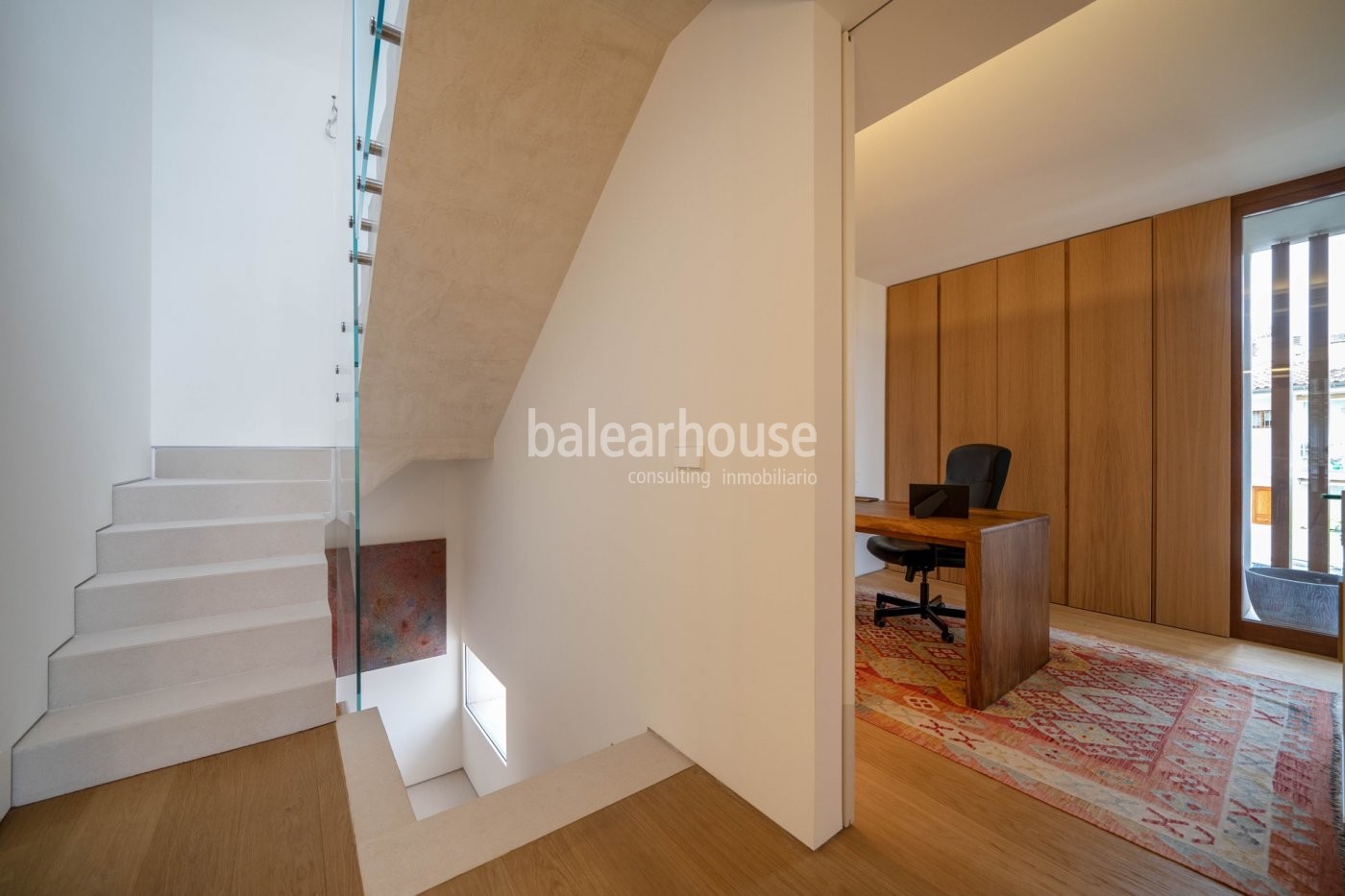 Moderno chalet con jardín y gran área de solárium y todas las comodidades ubicado en la Bonanova.