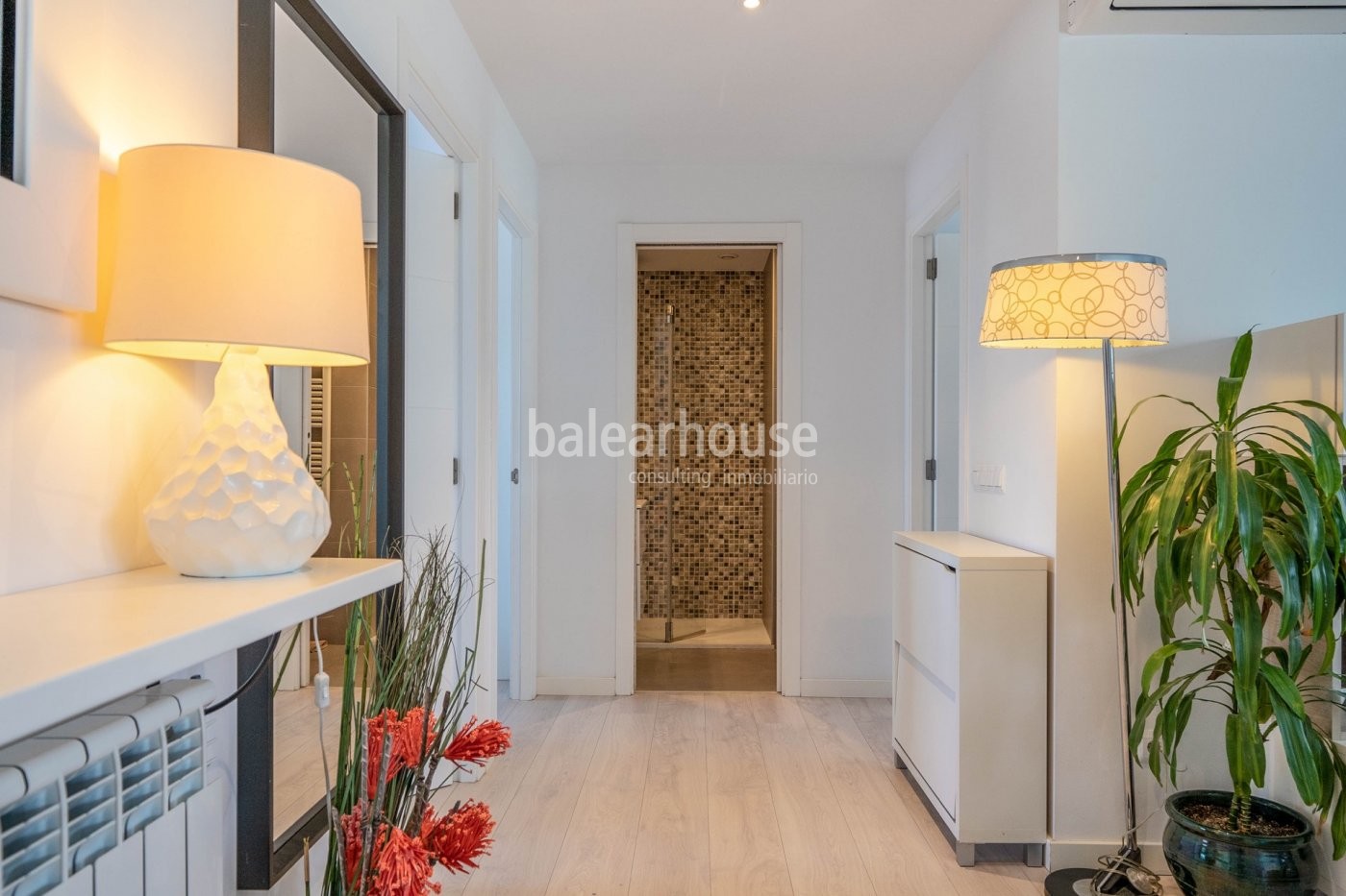 Helles Penthouse mit großer privater Sonnenterrasse in unverbaubarer Lage in Palma