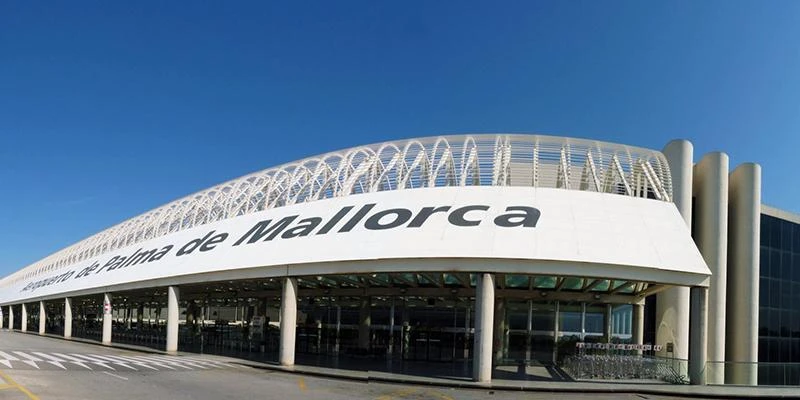 AEROPUERTO DE PALMA DE MALLORCA: UN MODERNO AEROPUERTO QUE OCUPA EL TERCER PUESTO EN LOS MÁS TRANSITADOS DE ESPAÑA.