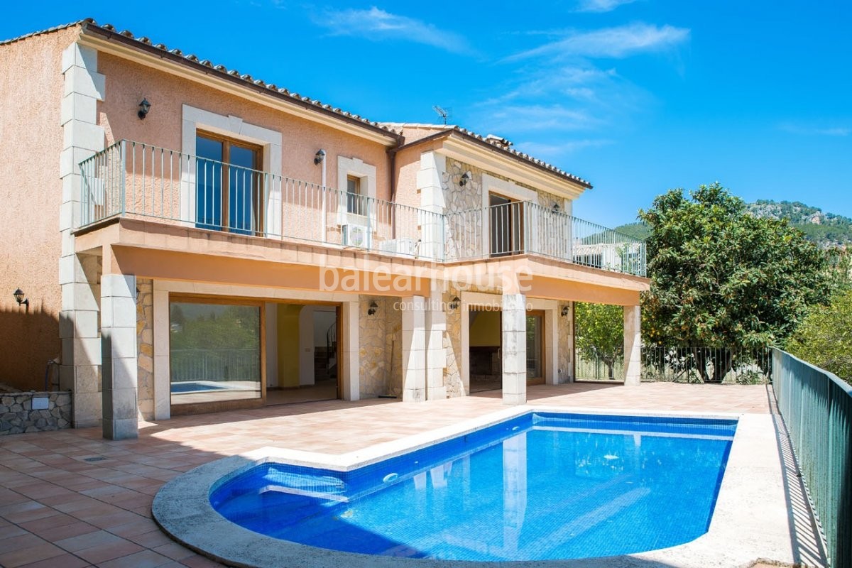 Paraíso de calma en medio de la frescura del verde paisaje de es Capdellà desde este bonito chalet.