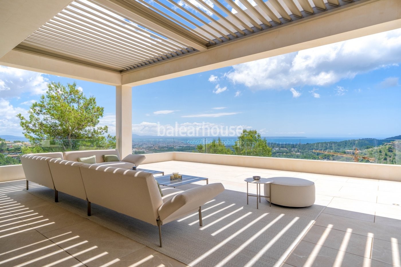 Avant-garde and design with stunning sea views in this newly built villa in Son Vida.