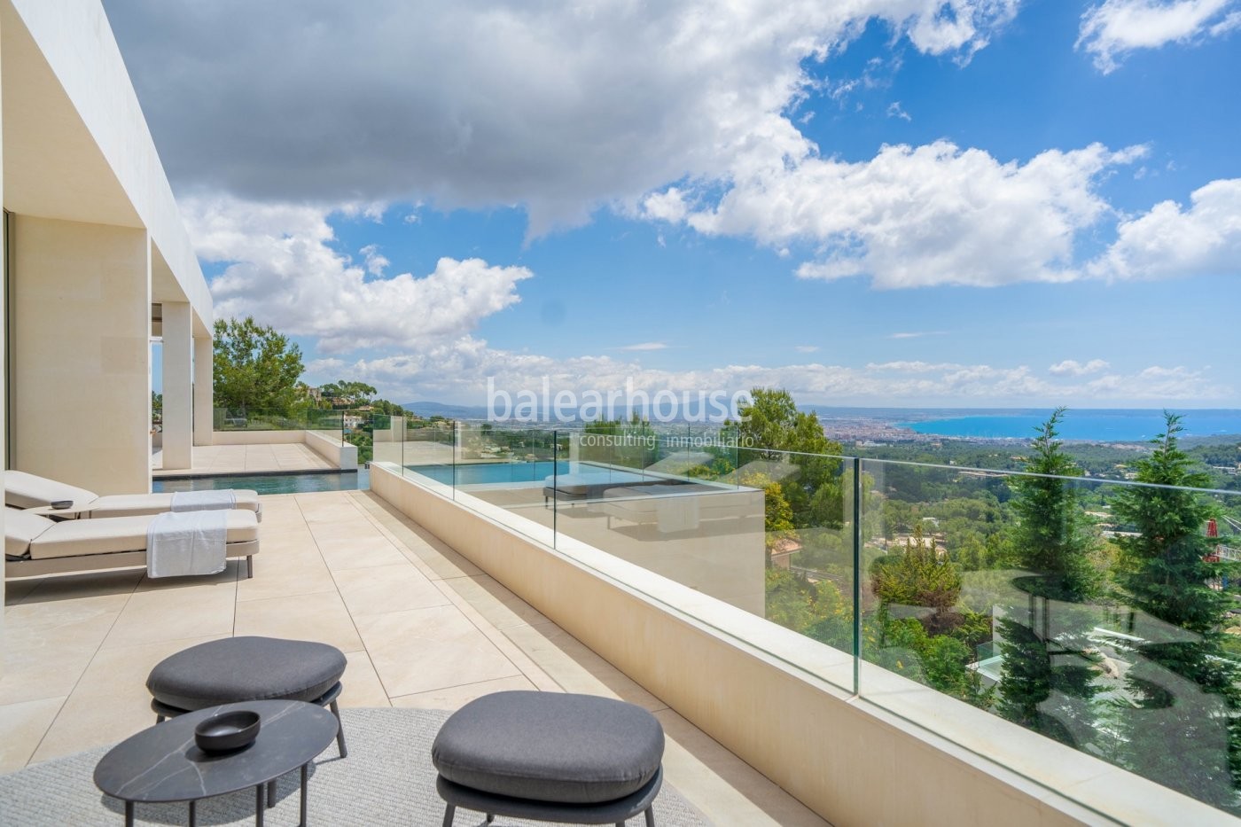 Avant-garde and design with stunning sea views in this newly built villa in Son Vida.