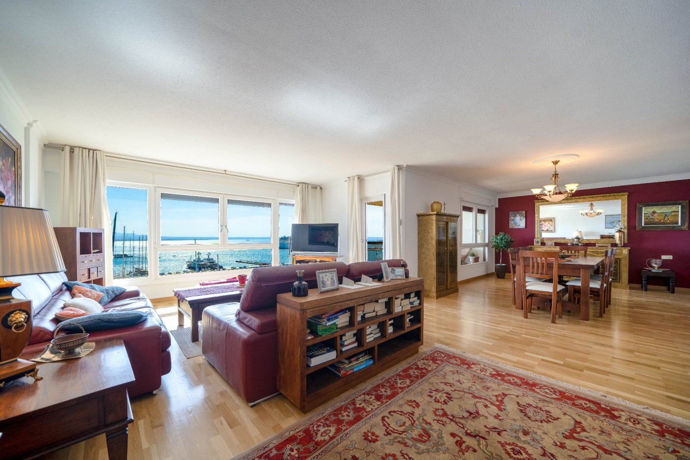 Penthouse in Paseo Marítimo with spectacular views of the sea, the port, the city and the Cathedral.