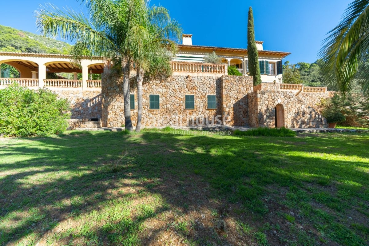 Spectacular estate in the Sierra de Tramuntana for lovers of luxury, comfort and nature.