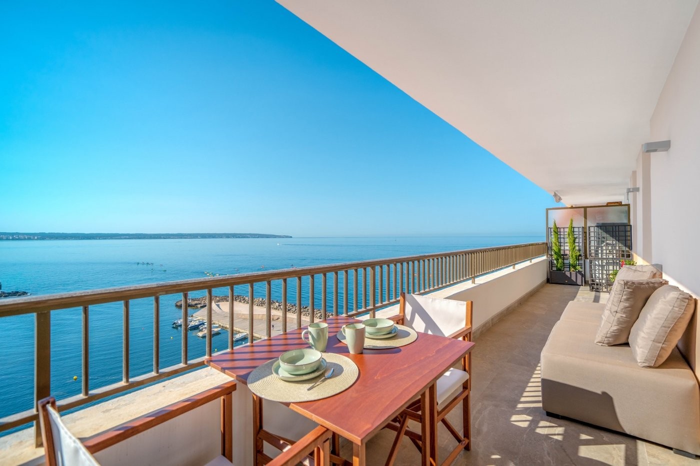 Atemberaubender Meerblick in diesem Penthouse in erster Reihe mit moderner Einrichtung in Palma.