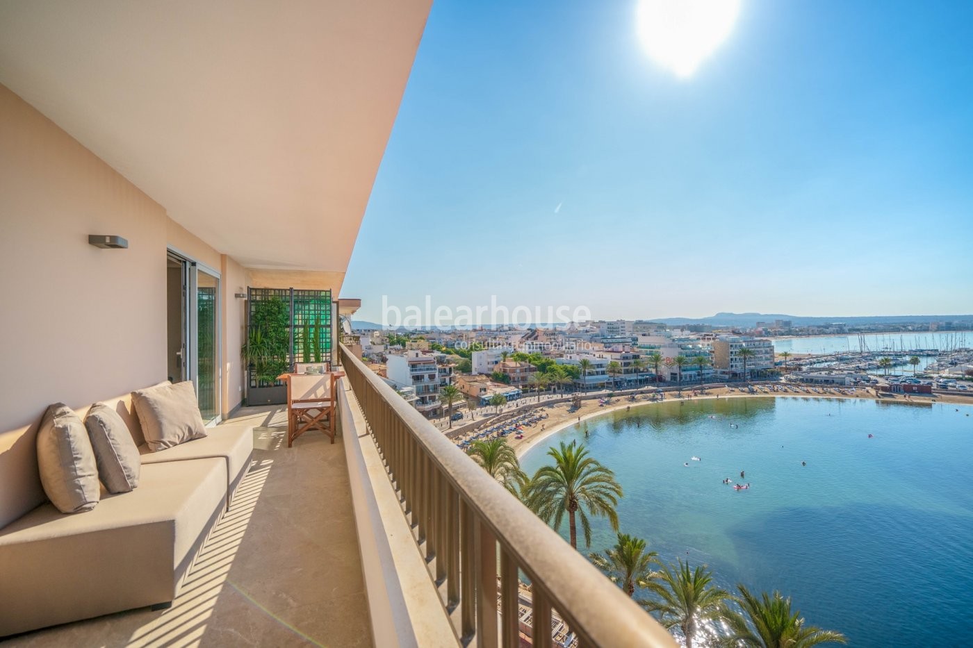 Atemberaubender Meerblick in diesem Penthouse in erster Reihe mit moderner Einrichtung in Palma.