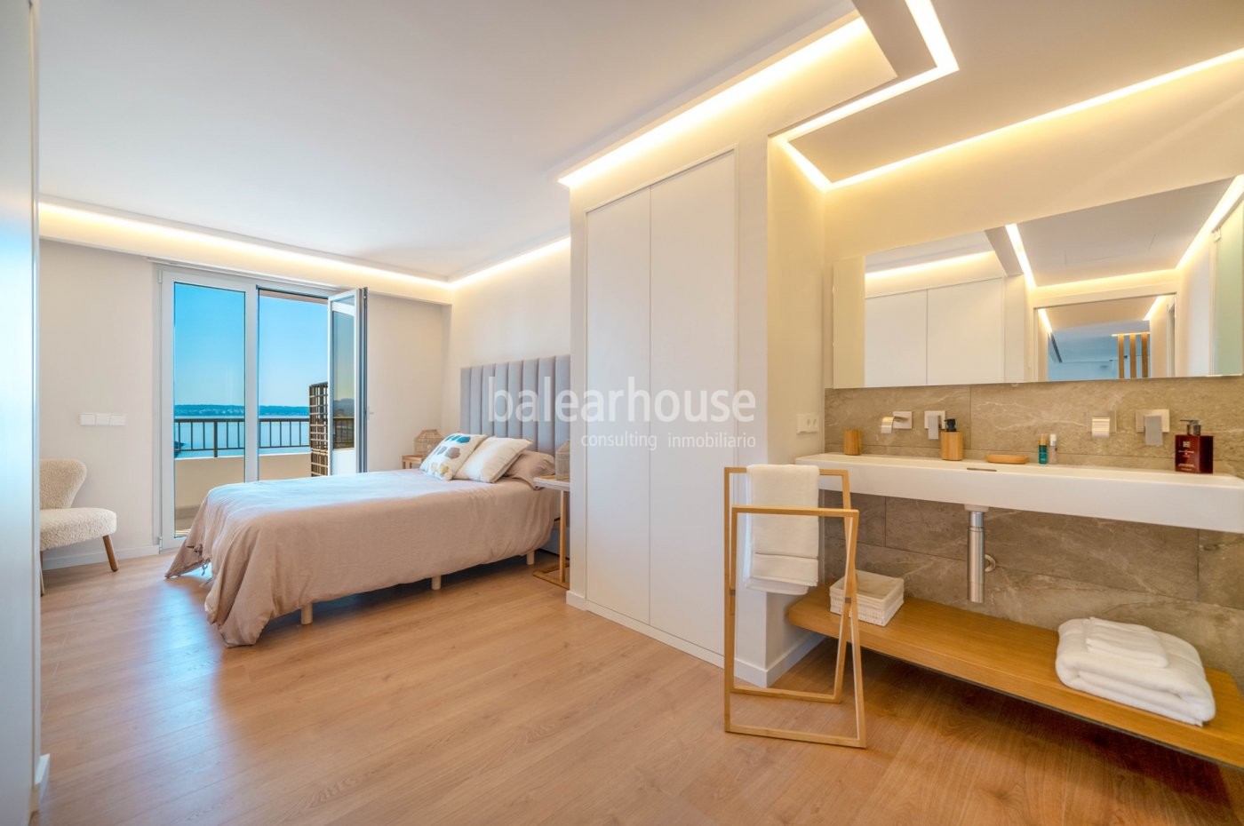 Atemberaubender Meerblick in diesem Penthouse in erster Reihe mit moderner Einrichtung in Palma.