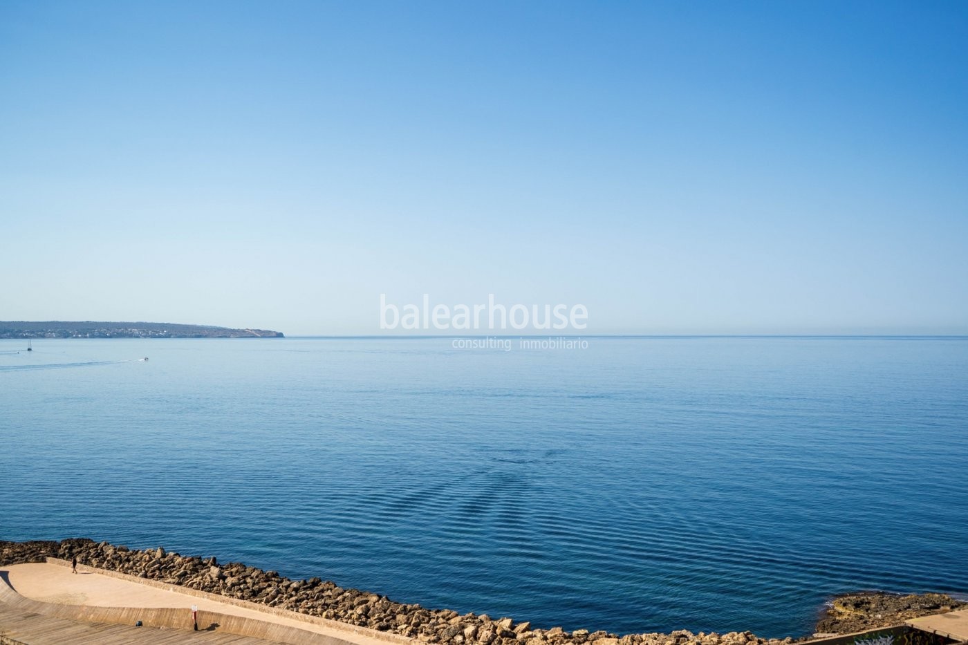 Atemberaubender Meerblick in diesem Penthouse in erster Reihe mit moderner Einrichtung in Palma.