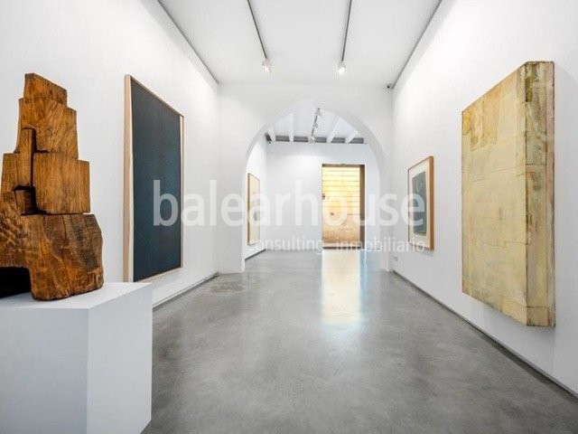 Excelente palacio señorial en el casco histórico de Palma lleno de posibilidades para reformar.