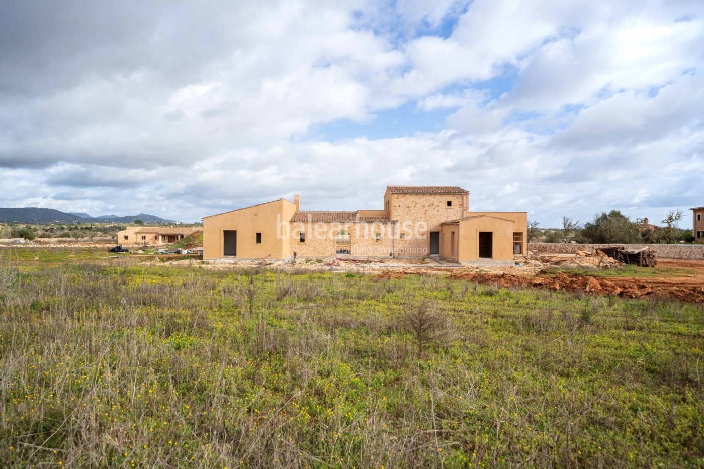 Large newly built finca full of light and comfort close to beaches in Santanyí