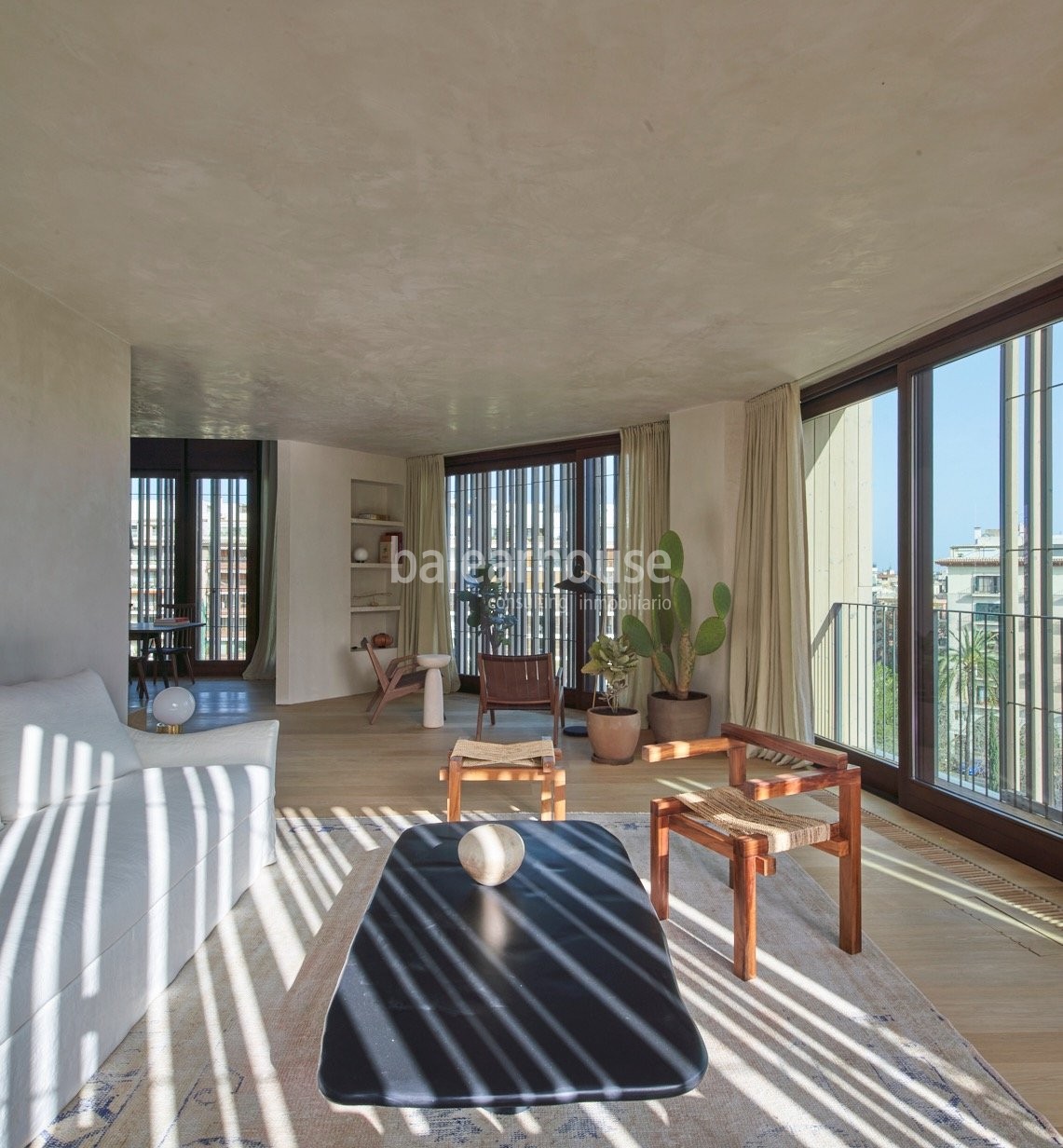Spectacular penthouse with innovative architecture in Palma's privileged Paseo Mallorca.