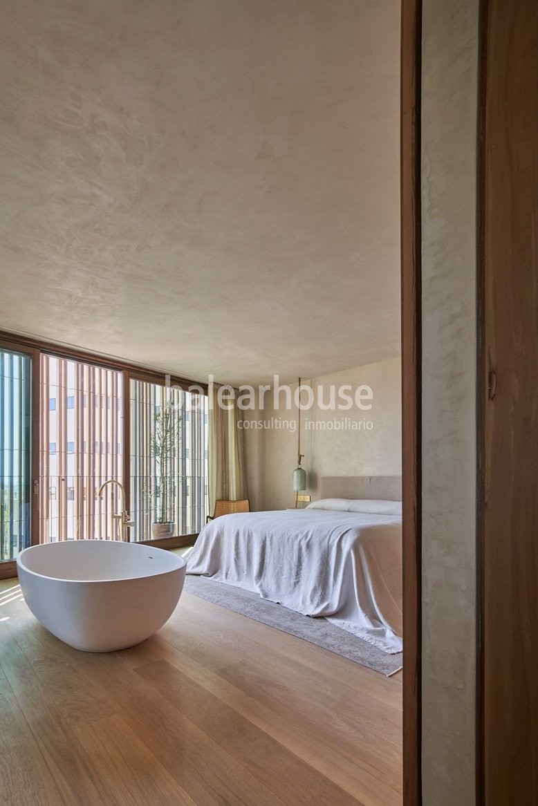 Spectacular penthouse with innovative architecture in Palma's privileged Paseo Mallorca.
