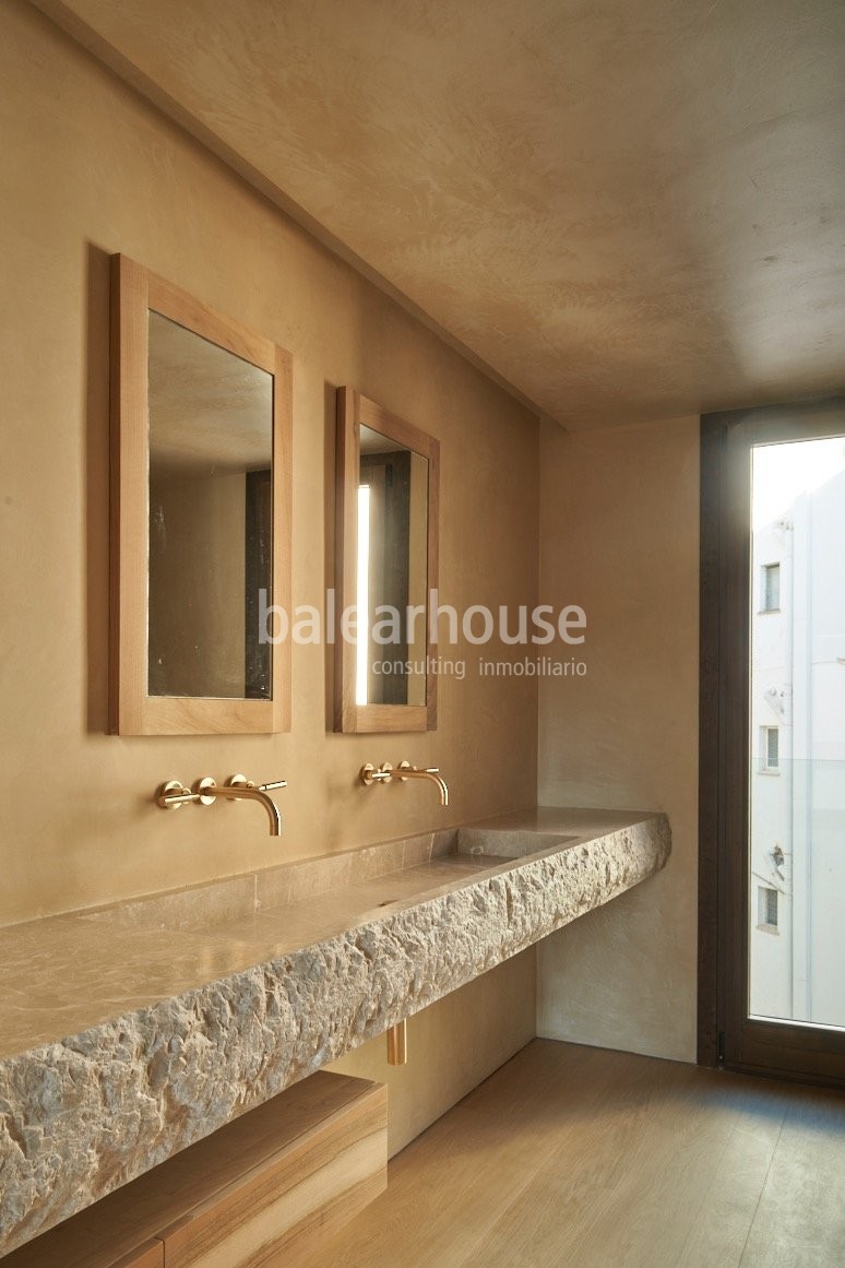 Spectacular penthouse with innovative architecture in Palma's privileged Paseo Mallorca.