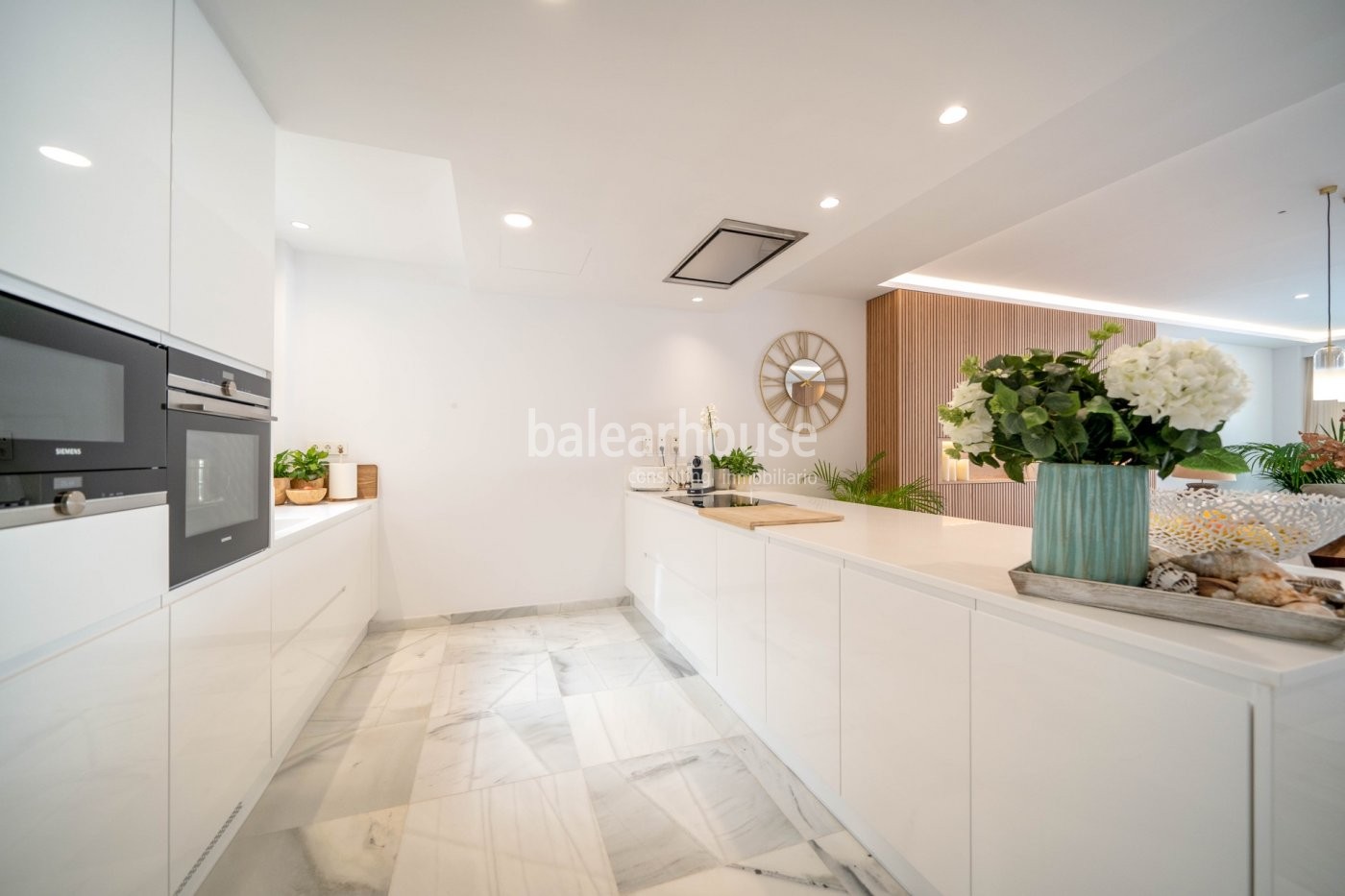 Excellent south-facing flat in Palma in a well-kept complex next to the golf course.