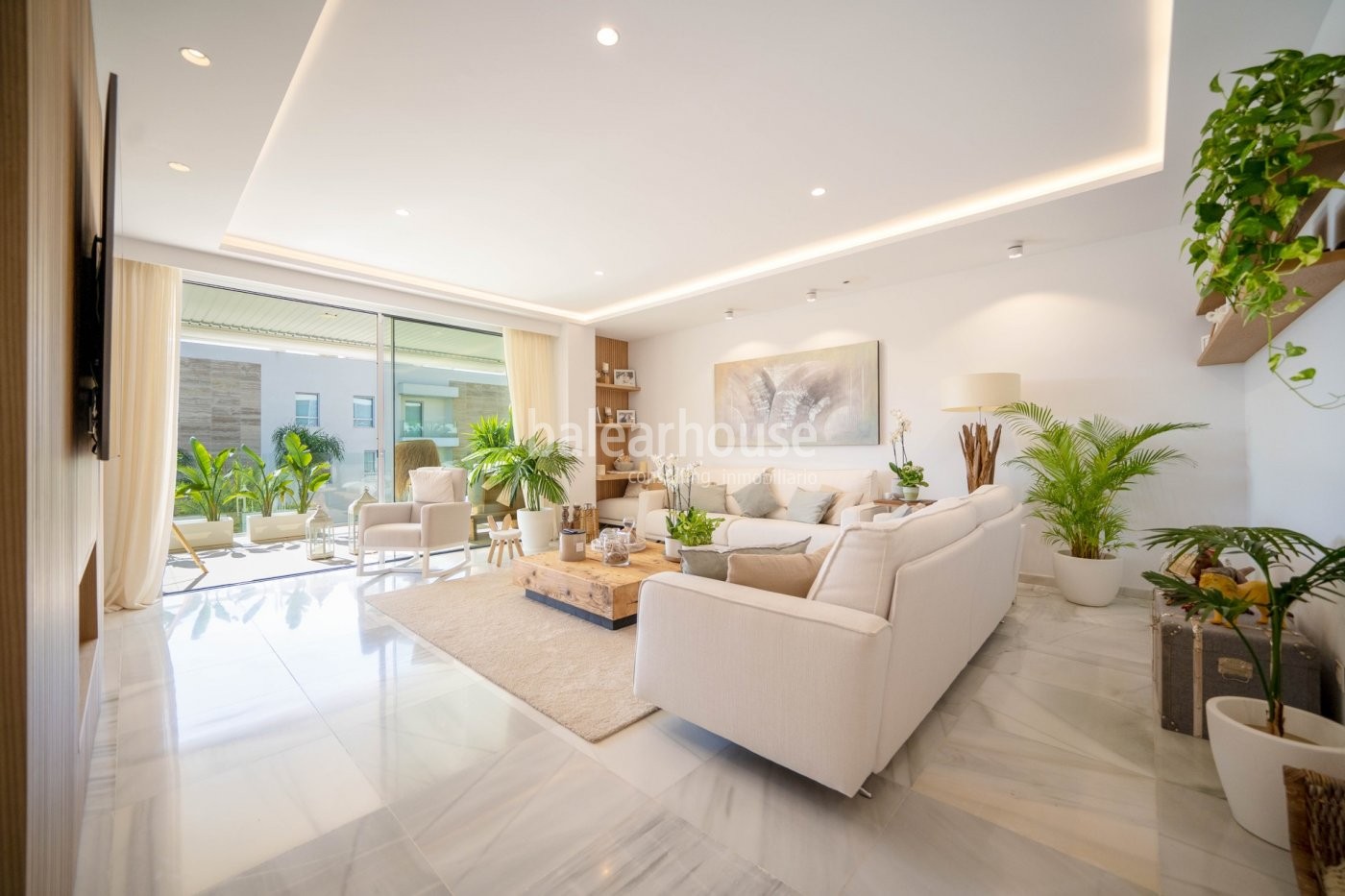 Excellent south-facing flat in Palma in a well-kept complex next to the golf course.