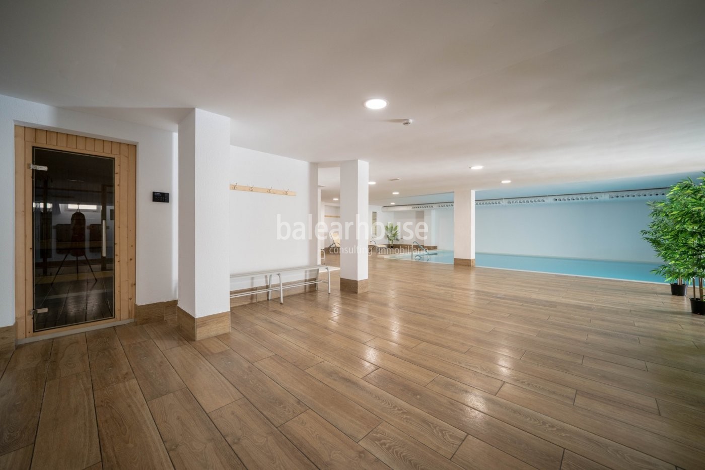 Excellent south-facing flat in Palma in a well-kept complex next to the golf course.