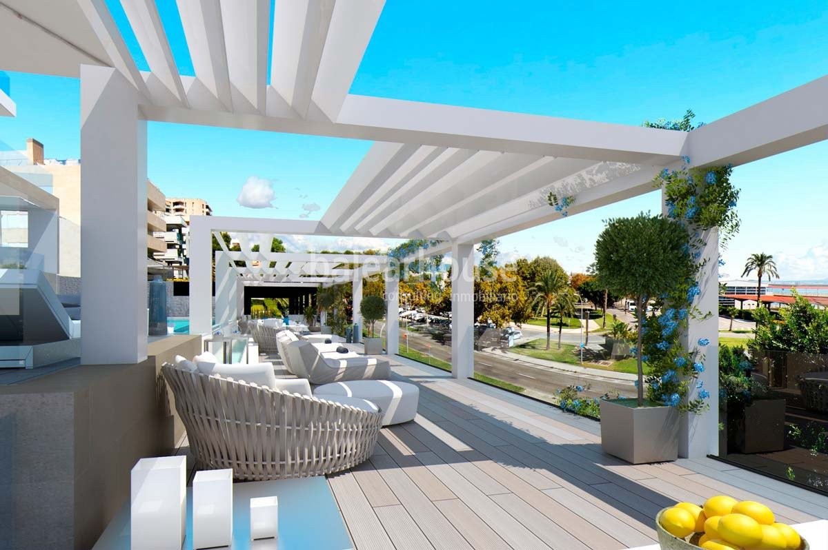 Große und moderne neue Penthäuser am Strand mit privater Terrasse und Solarium am Paseo Marítimo