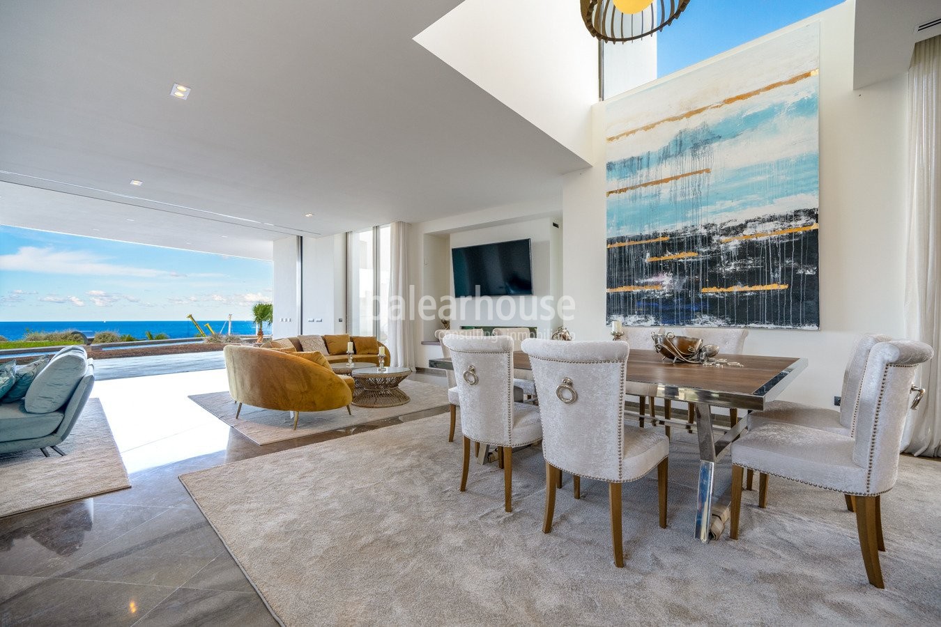 New contemporary front line villa commanding spectacular sea views in Port Adriano.