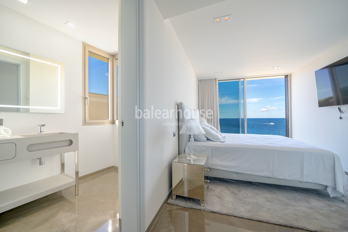 New contemporary front line villa commanding spectacular sea views in Port Adriano.