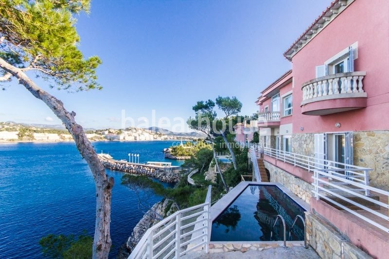 Frontline villa with direct access to the sea in the exclusive residential area of Nova Santa Ponsa