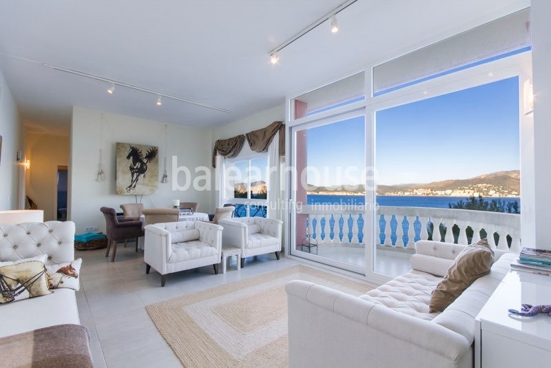 Villa mit spektakulärer Blick und direktem Zugang zum Meer in exklusiver Wohngegend