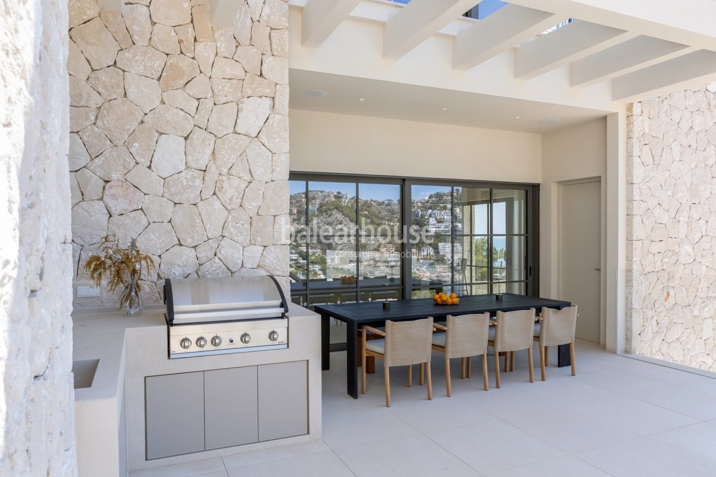 Breathtaking sea views from this new villa in a privileged location in Cala Llamp.