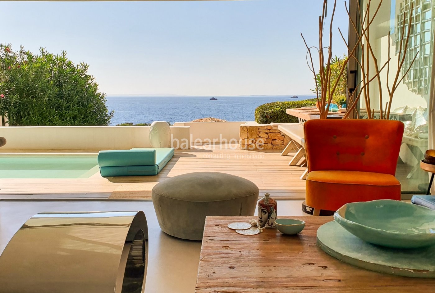 Cozy 3-bedroom house with stunning sea views and sea access