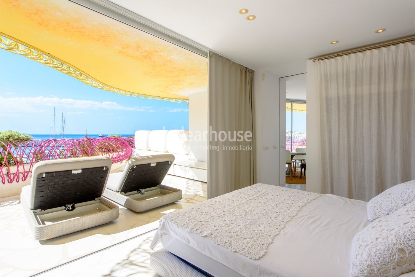 Elegante Wohnung mit freiem Blick auf Dalt Vila und das Meer