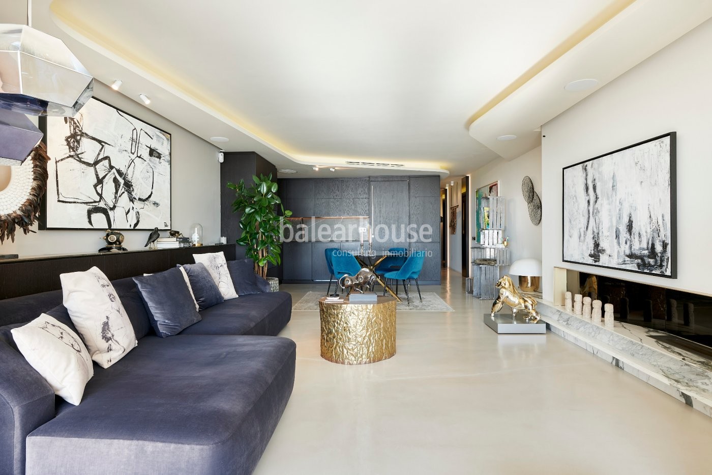 Komplett renoviertes Penthouse mit unglaublichem Blick auf den Hafen und Dalt Vila in Ibiza-Stadt