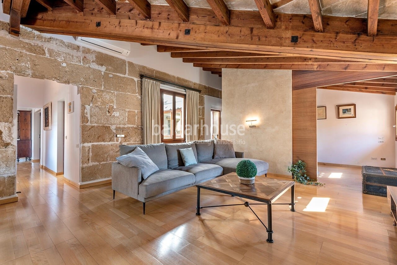 Großes Penthouse im historischen Zentrum von Palma mit großer Terrasse und Blick auf die Stadt.