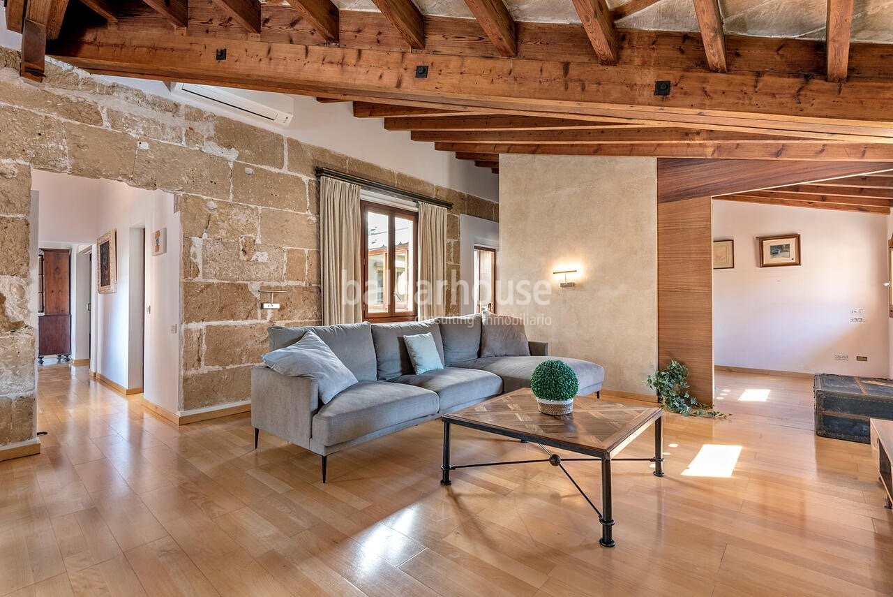 Großes Penthouse im historischen Zentrum von Palma mit großer Terrasse und Blick auf die Stadt.