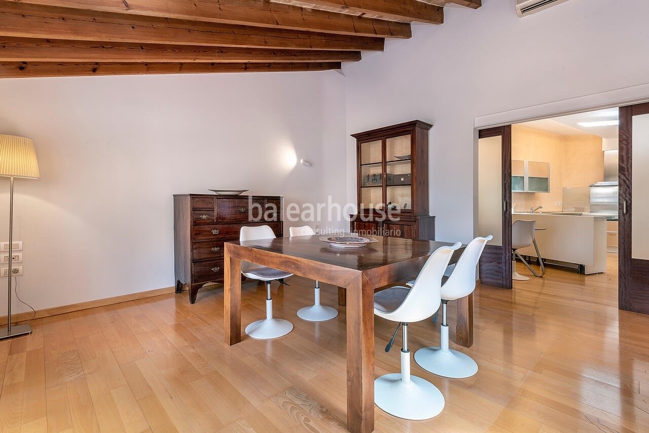 Großes Penthouse im historischen Zentrum von Palma mit großer Terrasse und Blick auf die Stadt.