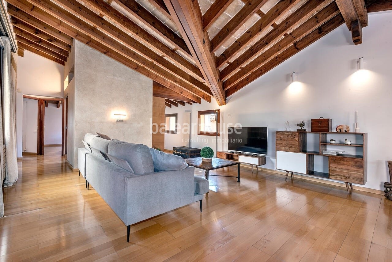 Großes Penthouse im historischen Zentrum von Palma mit großer Terrasse und Blick auf die Stadt.